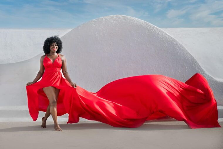 flying-dress-photography-in-oia-santorini