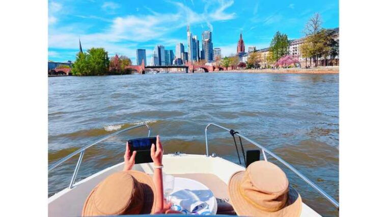 frankfurt-private-skyline-sightseeing-boat-tour