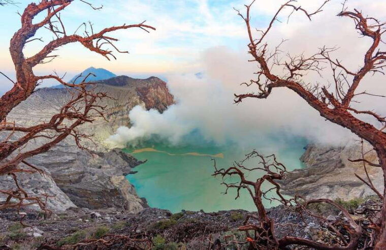 from-bali-ijen-sunrise-tour-breakfast-at-local-restaurant