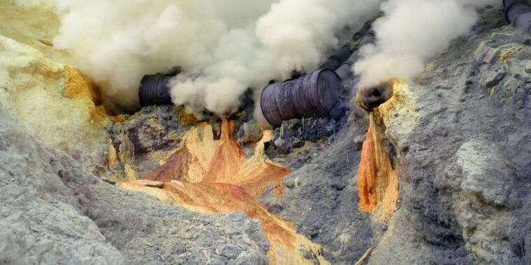 from-bali-private-mount-ijen-crater-volcano-midnight-trek
