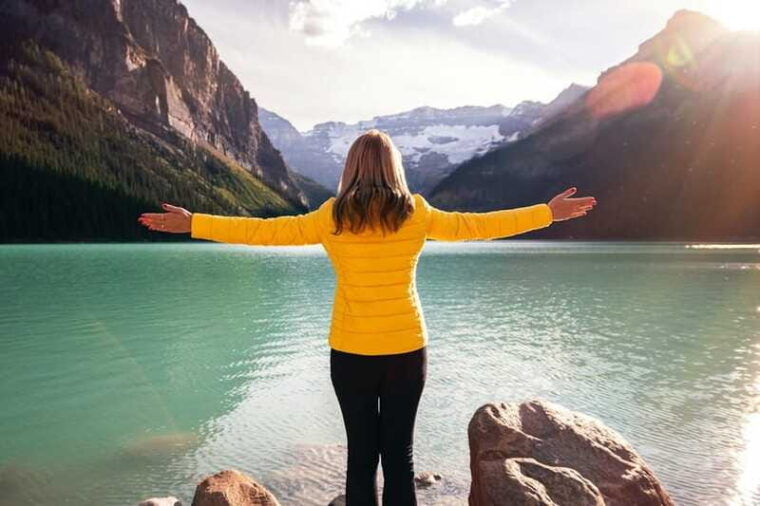 from-banff-moraine-lake-lake-louise-banff-park-day-trip