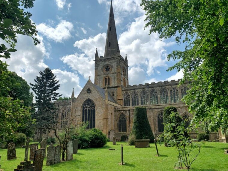 from-cambridge-guided-day-trip-to-stratford-the-cotswolds