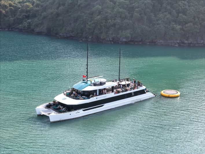 from-cat-ba-explore-cat-ba-floating-village-in-full-day