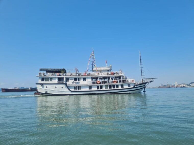 from-cat-ba-island-bai-tu-long-bay-cruise-2d-1n-quiet-route