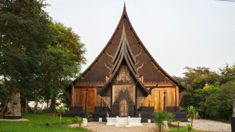 from-chiang-mai-white-temple-blue-temple-black-house