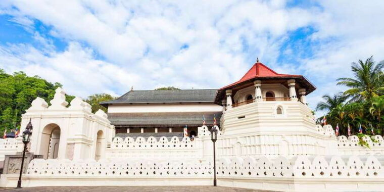 from-colombo-kandy-and-pinnawala-full-day-trip