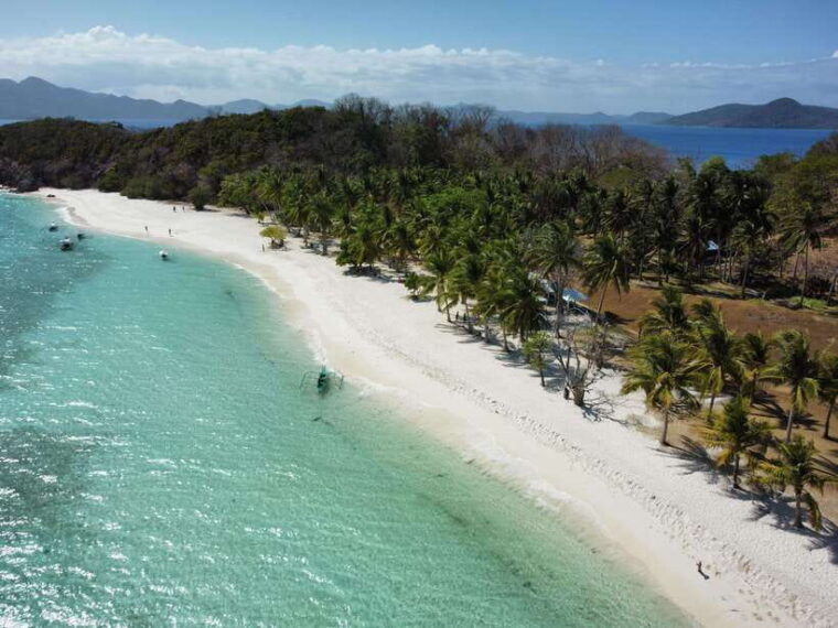 from-coron-town-beaches-and-islands-boat-tour-with-lunch