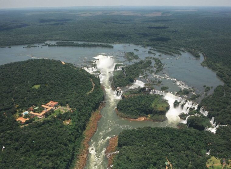 from-foz-do-iguacu-argentinean-falls-tour-with-pickup