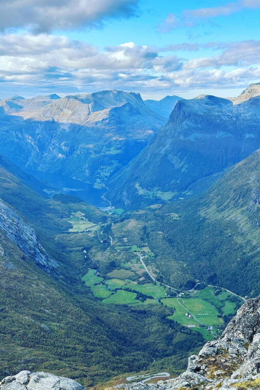 from-geiranger-dalsnibba-eagle-road-private-tour-picnic
