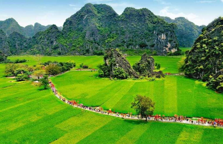 from-ha-noi-bai-dinh-trang-an-ninh-binh-tour-full-day-lunch