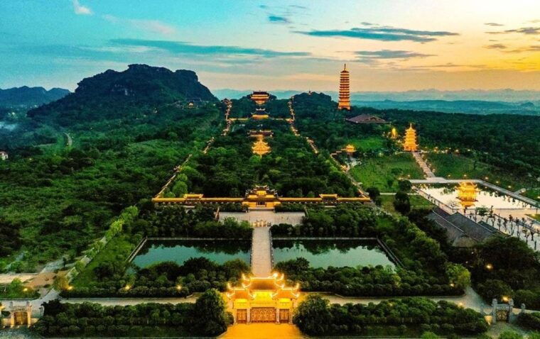 from-ha-noi-hoa-lu-tam-coc-trang-an-mua-cave-3
