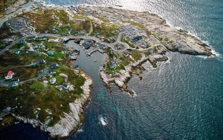 from-halifax-peggys-cove-bus-tour