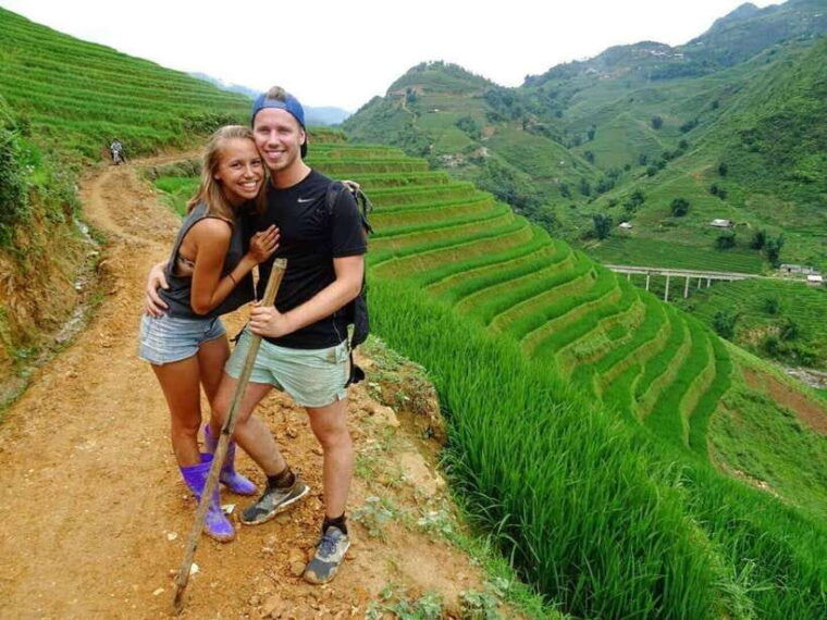from-hanoi-2-day-sapa-tour-by-limousine-van-and-hotel