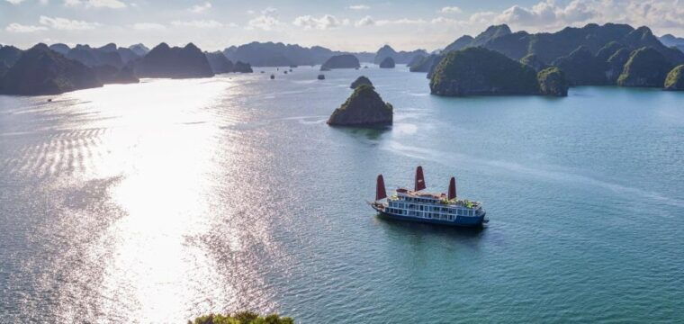 from-hanoi-4-days-luxury-tour-sa-pa-and-ha-long-bay-cruise