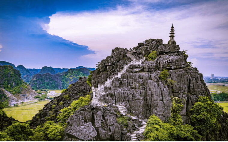 from-hanoi-bai-dinh-trang-an-and-mua-cave-day-tour