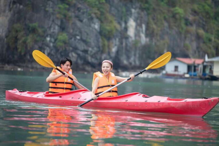 from-hanoi-bai-tu-long-bay-off-the-beaten-path-day-cruise