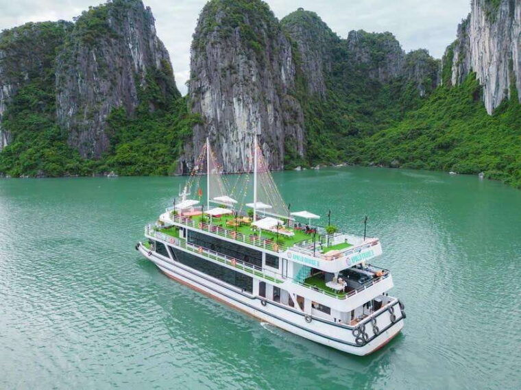 from-hanoi-halong-bay-day-cruise-with-sung-sot-cave