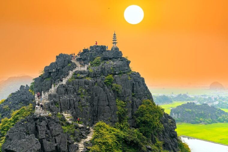 from-hanoi-ninh-binh-day-tour-by-luxury-d-car-max-11-pax