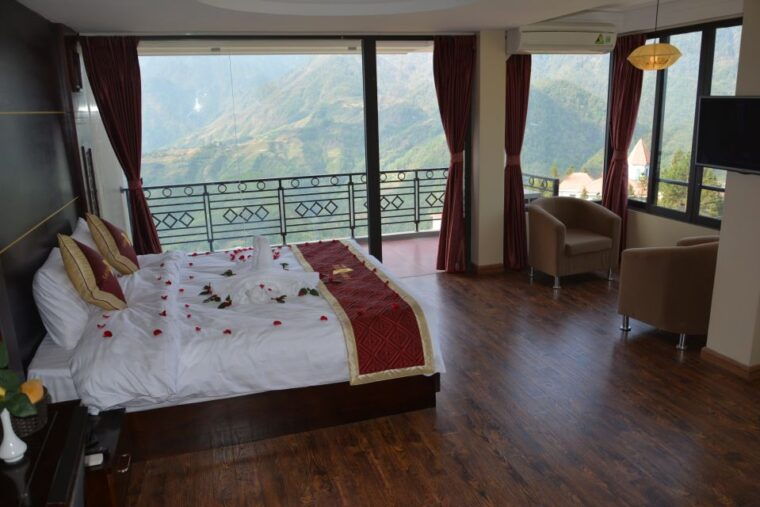 from-hanoi-sapa-3-day-medium-trek-and-limousine-trip