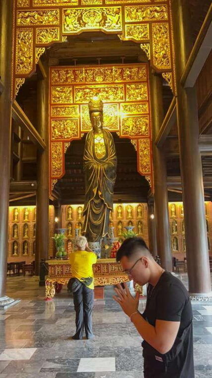 from-hanoi-trang-an-bai-dinh-pagoda-mua-cave-private-tour