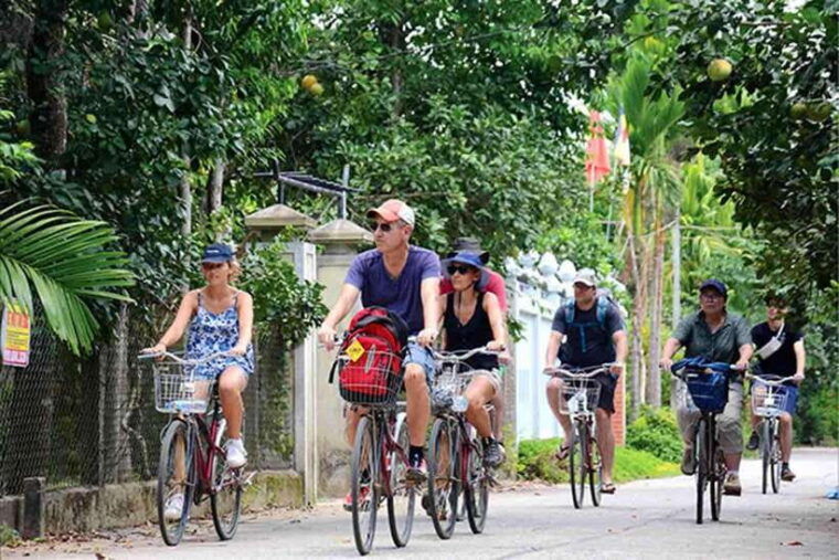 from-hue-explore-thuy-bieu-village-cycle-cook-relax