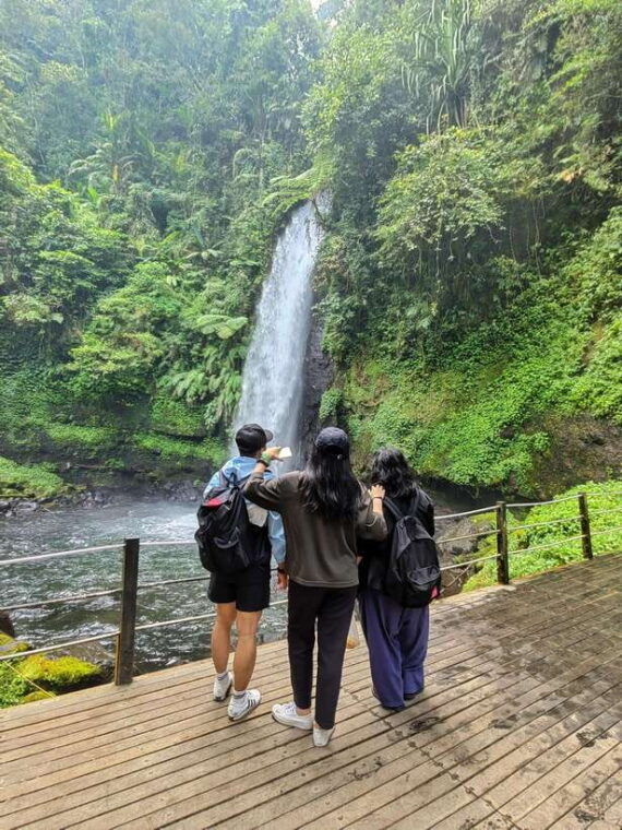 from-jakarta-situ-gunung-suspension-bridge-waterfall-tour