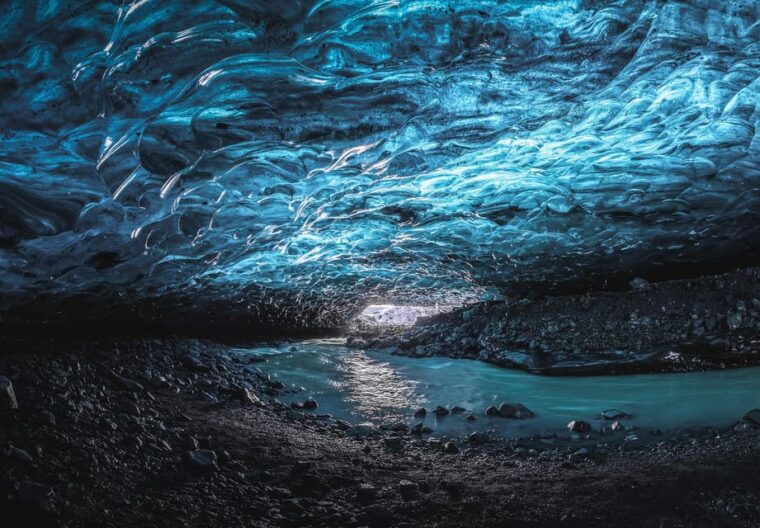 from-jokulsarlon-crystal-ice-cave-vatnajokull-glacier-tour