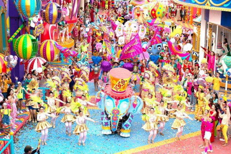 from-khao-lak-carnival-magic-phuket-ticket-with-transfer