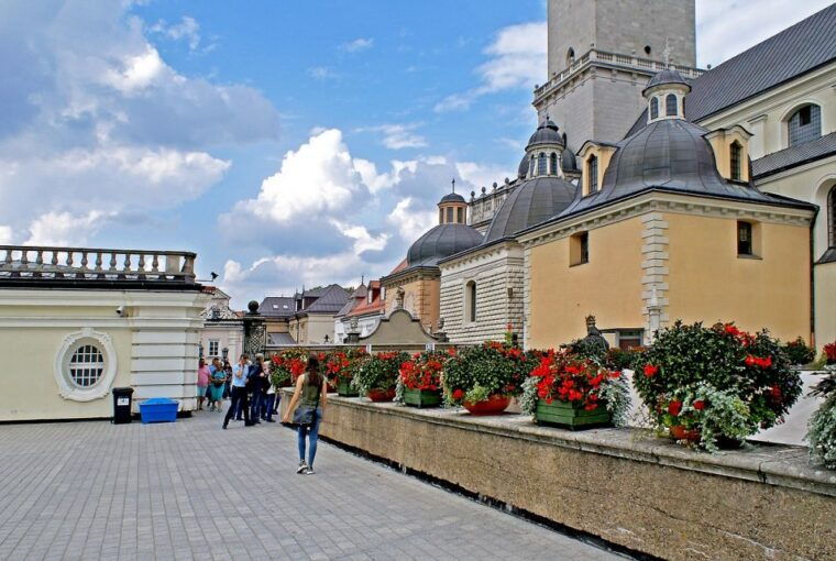 from-krakow-czestochowa-black-madonna-and-lagiewniki-tour