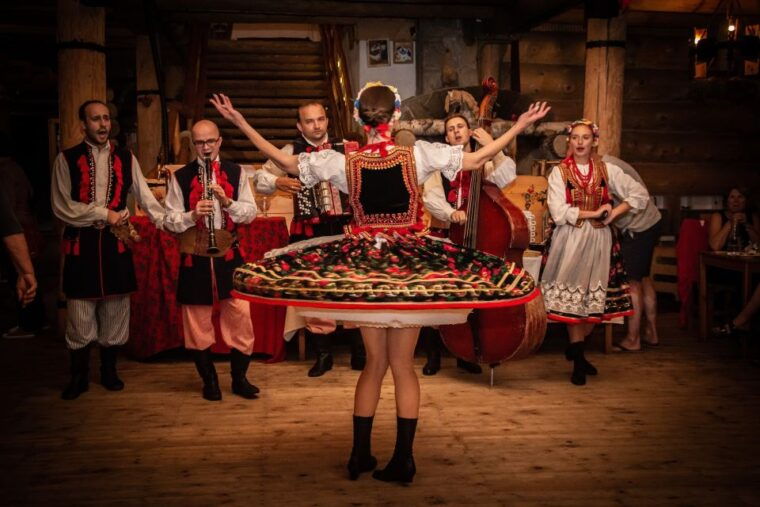 from-krakow-polish-folk-show-with-all-you-can-eat-dinner