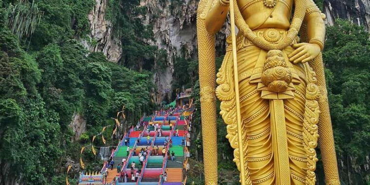 from-kuala-lumpur-colmar-tropicale-and-batu-caves-day-trip