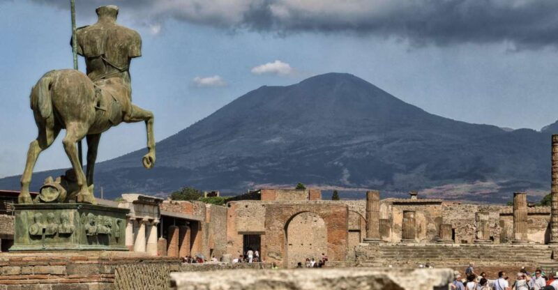 from-naples-port-to-pompei