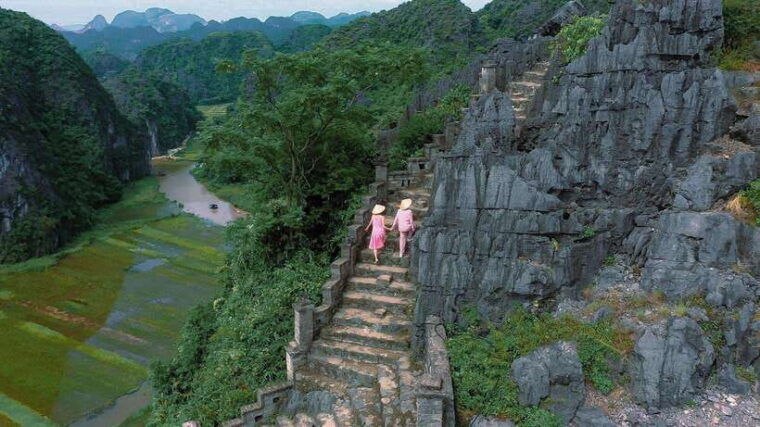 from-ninh-binh-bai-dinh-trang-an-mua-cave-finish-in-hanoi