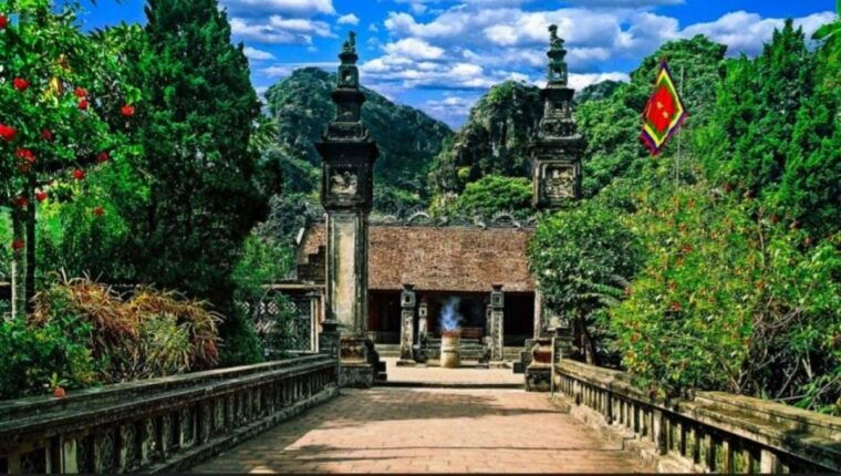 from-ninh-binh-hoa-lu-trang-an-mua-cave-full-day-2