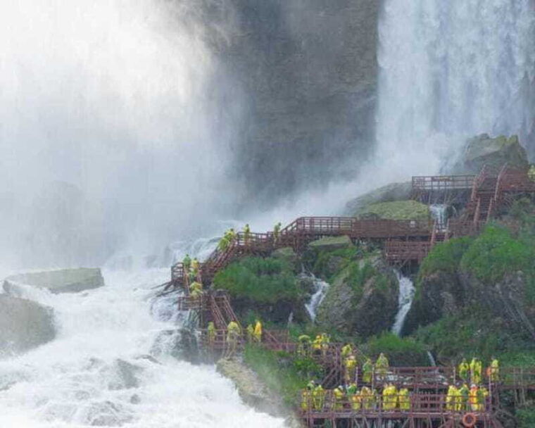 from-nyc-guided-niagara-falls-full-day-trip-2