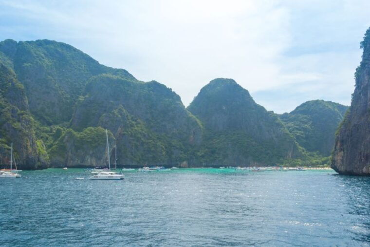 from-phuket-snorkeling-ferry-cruise-to-phi-phi-islands