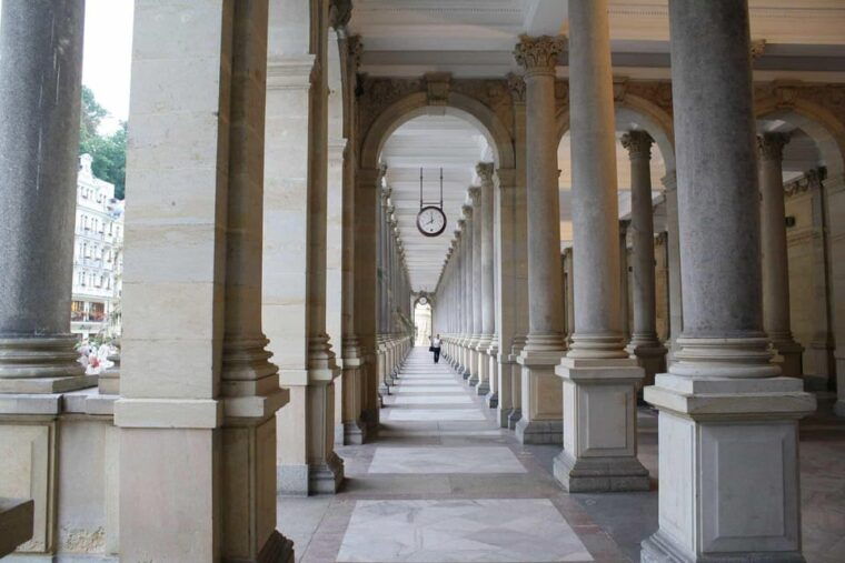 from-prague-day-trip-to-karlovy-vary