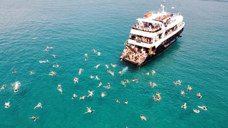 from-rhodes-city-boat-day-trip-to-lindos