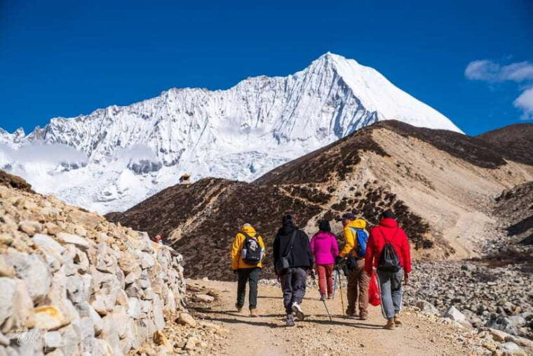 from-shangri-la-yubeng-village-4-day-hiking-adventure