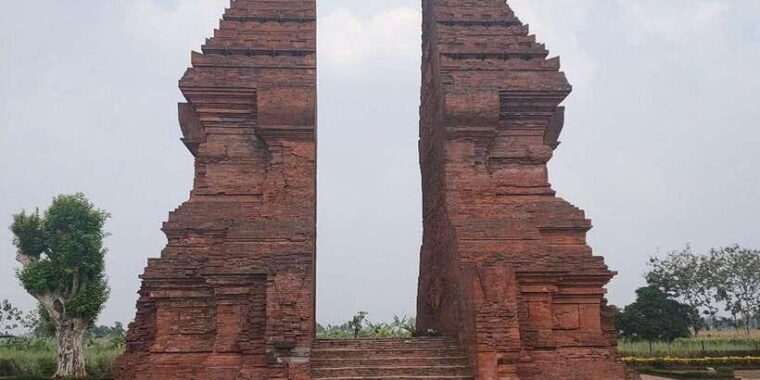 from-surabaya-port-archeological-trowulan-cruise-tour