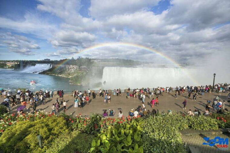 from-toronto-niagara-falls-day-tour-with-boat-cruise-2