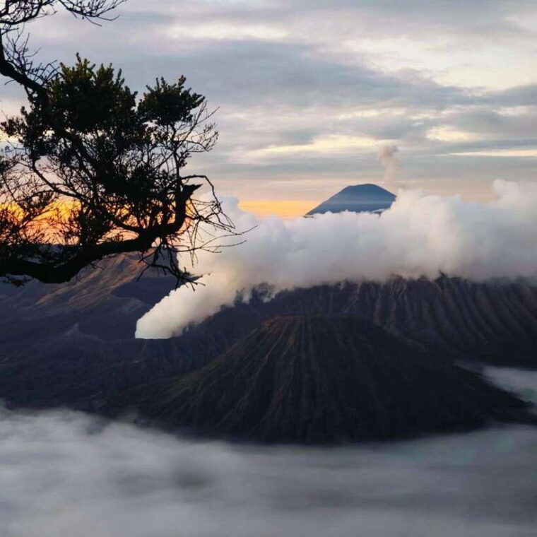 from-yogyakarta-mount-bromo-tumpak-sewu-waterfall-3d-tour