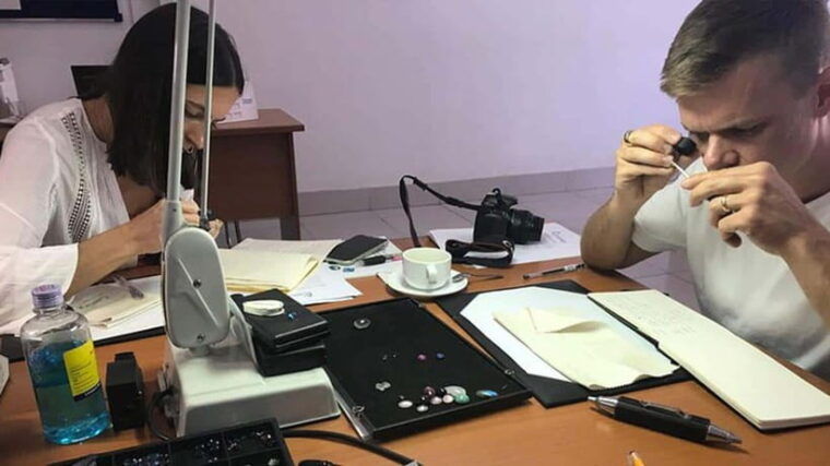 full-day-cambodian-gemology-workshop-from-siem-reap