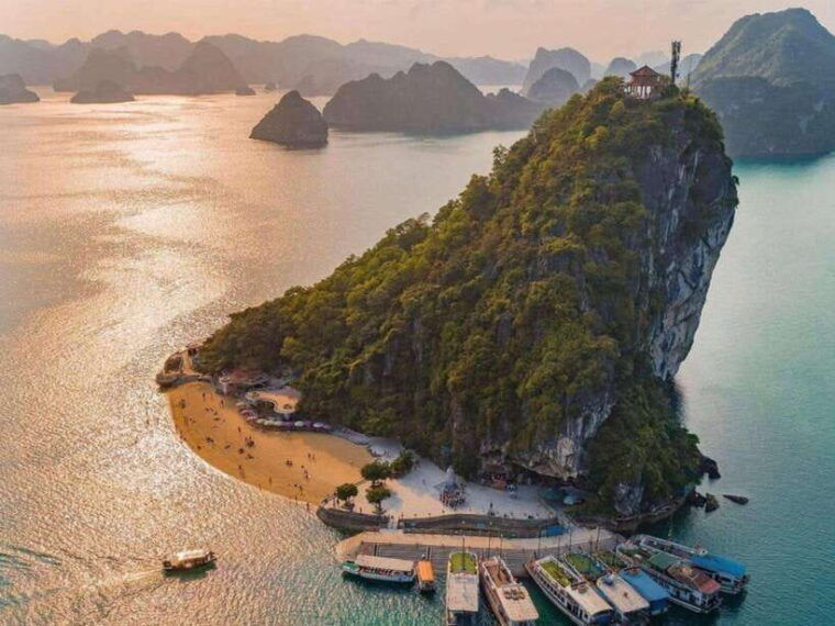 full-day-ha-long-cruise-with-sea-activities-local-lunch