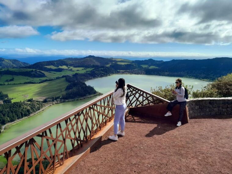 furnas-volcano-crater-lake-tea-plantation-and-waterfall