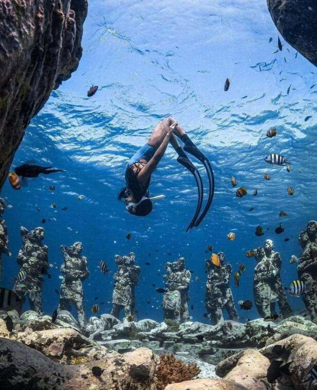 gili-meno-private-snorkeling-3-4-spot-with-gopro-camera