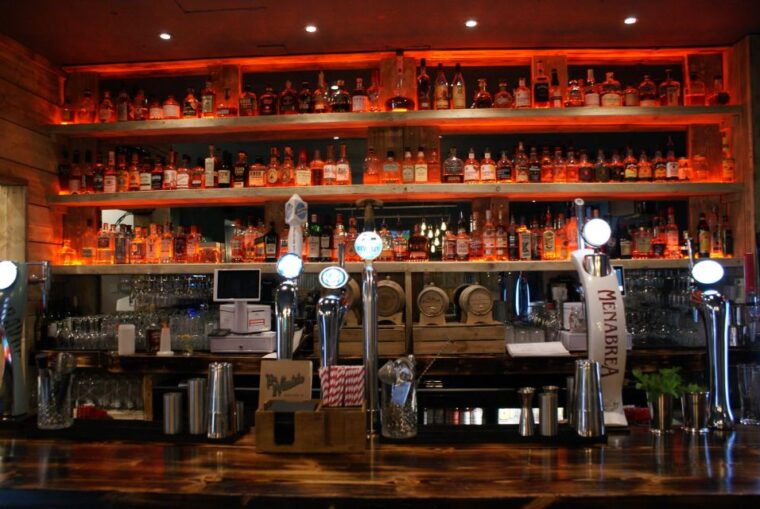 glasgow-beer-flight-with-a-haggis-taster-in-a-glasgow-pub