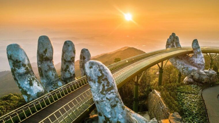 golden-bridge-ba-na-hillshoi-an-city-boat-ride-night-market