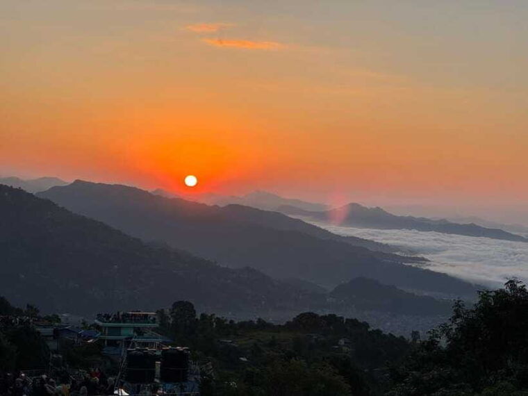 golden-horizon-mesmerizing-sarangkot-sunrise-experience