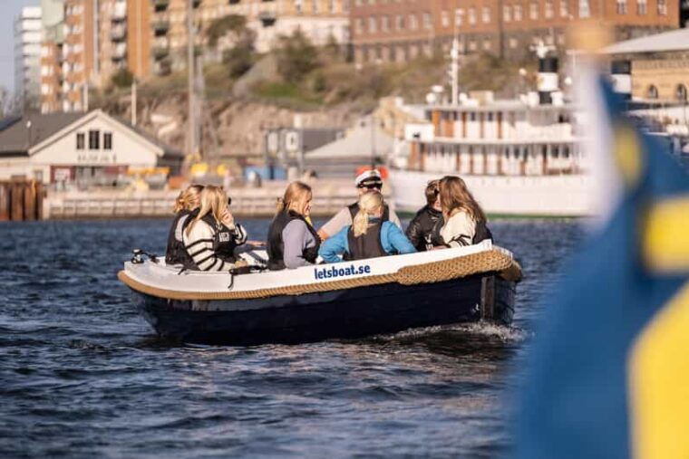 gothenburg-city-center-electric-selfdrive-boat-tour